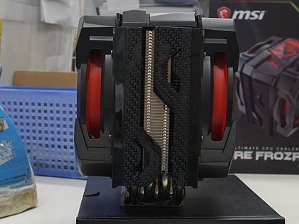 TDP250W対応のMSI製CPUクーラー「CORE FROZR XL」が発売、ファンの位置