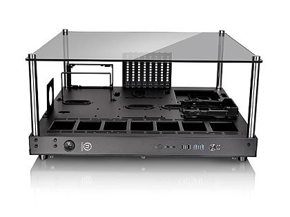 観音開き風”のオープンフレームケース「Core P7 TG」がデビュー