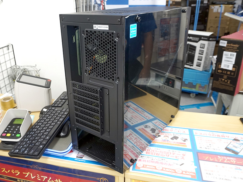 フロントパネルがメッシュになっている以外はVIEW 21 TGとほとんど変わらない