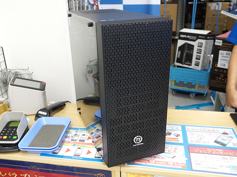 フロントパネルがメッシュになっている以外はVIEW 21 TGとほとんど変わらない