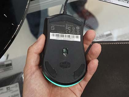 擬似的にボタン数を増やせるゲーミングマウス「MasterMouse S」が登場