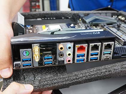 ASRock X399とRyzen Threadripper 2920X AMD Ryzen ThreadripperとX399チップセット搭載マザーボード8/10 22:00