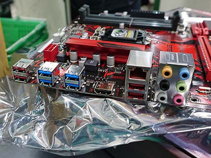 CORE i5-7600K，16GBメモリ，EX-B250-V7 マザーボード CORE i5-7600K，16GBメモリ，EX-B250-V7 マザーボード CORE i5