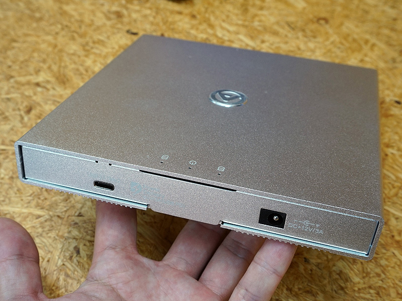 本体背面の様子