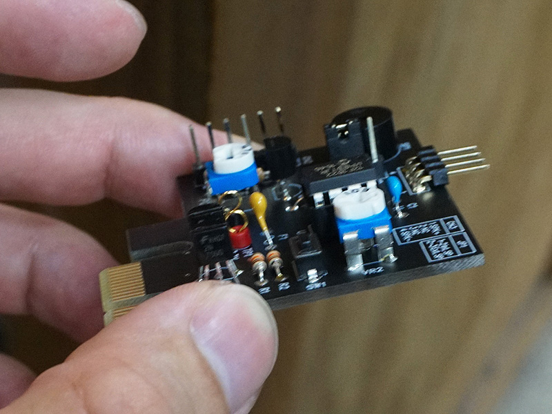 基板に各パーツを実装した様子