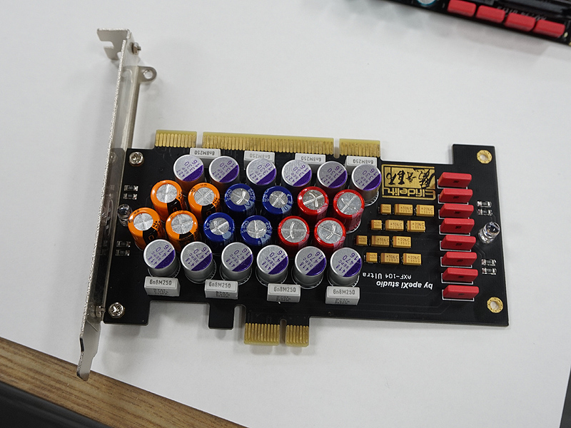 PCI/PCIe x1カードタイプの「AXF-104ULTRA」