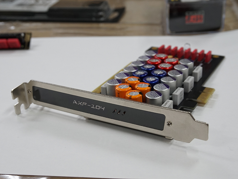 PCI/PCIe x1カードタイプの「AXF-104ULTRA」