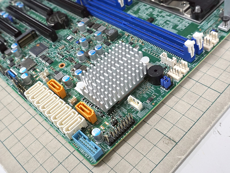SATAポートは10基