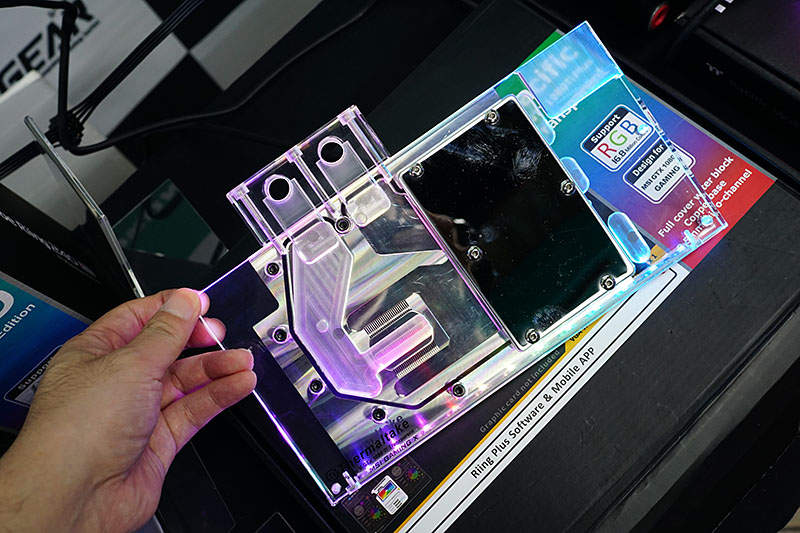 GPU用水冷ヘッドはASUS製GeForce GTX 1080 Ti用の「Pacific V-GTX 1080Ti Plus Transparent (ASUS ROG)」とMSI製GeForce GTX 1080 Ti用の「Pacific V-GTX 1080Ti Plus Transparent (MSI GAMING X)」が発売予定