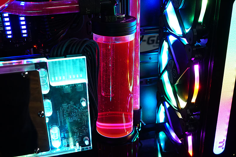 水冷ポンプ一体型のリザーバータンク「Pacific PR22-D5 Plus Reservoir/Pump Combo」