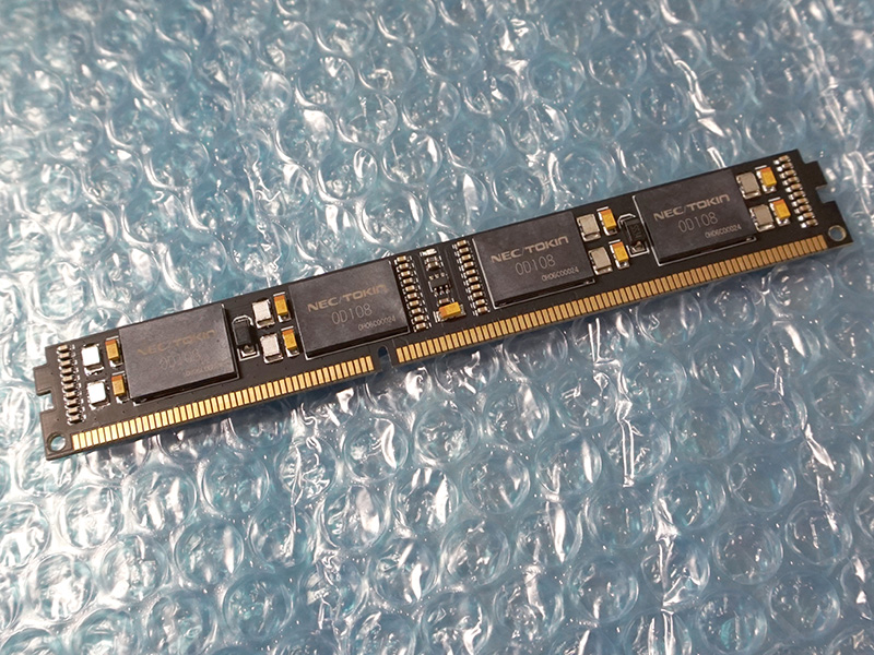 DDR3-DIMMスロット用の「AXF-74ULTRA」