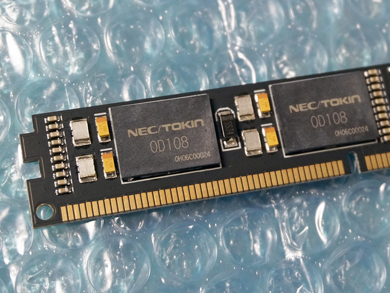 DDR3-DIMMスロット用の「AXF-74ULTRA」
