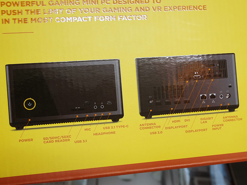 インターフェイスは前面と背面にそれぞれある