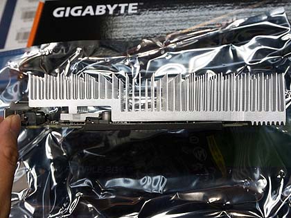 GEFORCE GT 1030 GV-N1030SL-2GL ファンレス GeForce GT 1030 2GB GDDR5 Fanless Graphics Card