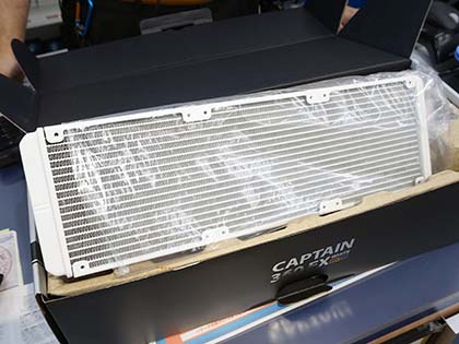 RGB　CPU水冷クーラー 240mm ホワイト Amazon | NZXT KRAKEN RGB 240 White 簡易水冷CPUクーラー RL-KR240-W1