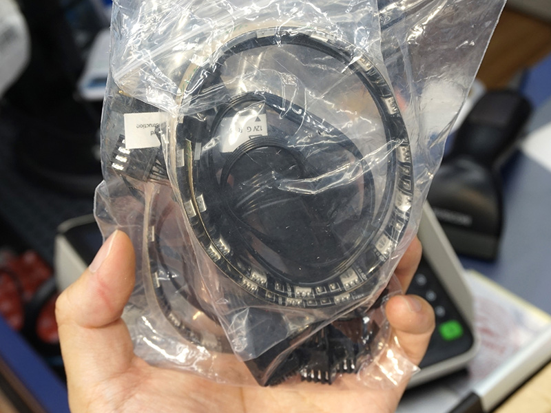 付属のLEDストリップ