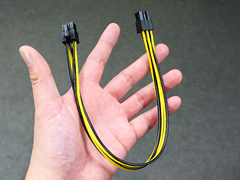 マイニング専用マザーとビデオカードをつなぐ電源ケーブル