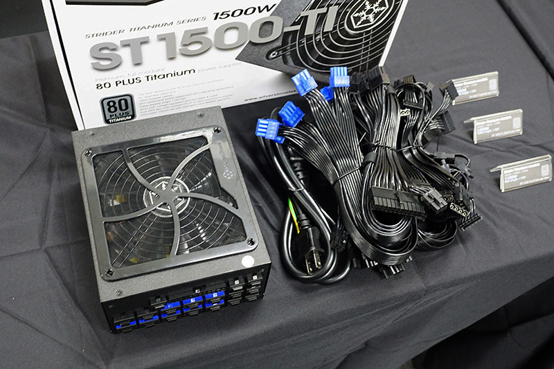 ケーブル着脱式の大容量ATX電源「ST1100-TI(1,100W)/ST1300-TI(1,300W)/ST1500-TI(1,500W)」。12Vはシングルレーン仕様で、80PLUS TITANIUM認証。