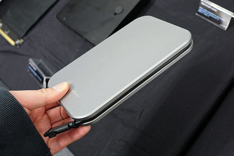 「MMS02」。防水防塵仕様の2.5インチドライブ用USB 3.1 Gen2対応外付けケース。