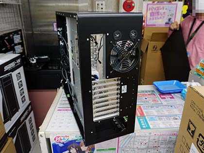 13台も3.5インチHDDが搭載できるフルタワー「PC-V760」が発売、Lian Li