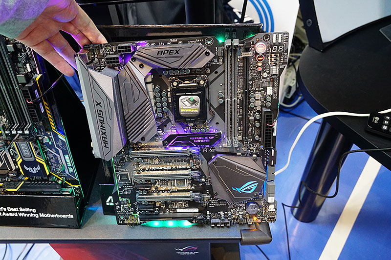 近日登場予定の「ROG MAXIMUS X APEX」