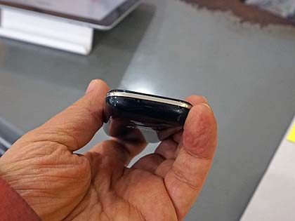 2.45インチの超小型スマホ「Jelly Pro」が直輸入、OSはAndroid