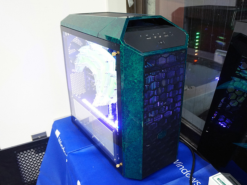 Intel/NVIDIAをテーマにしたPC
