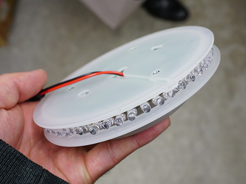 LEDは48灯