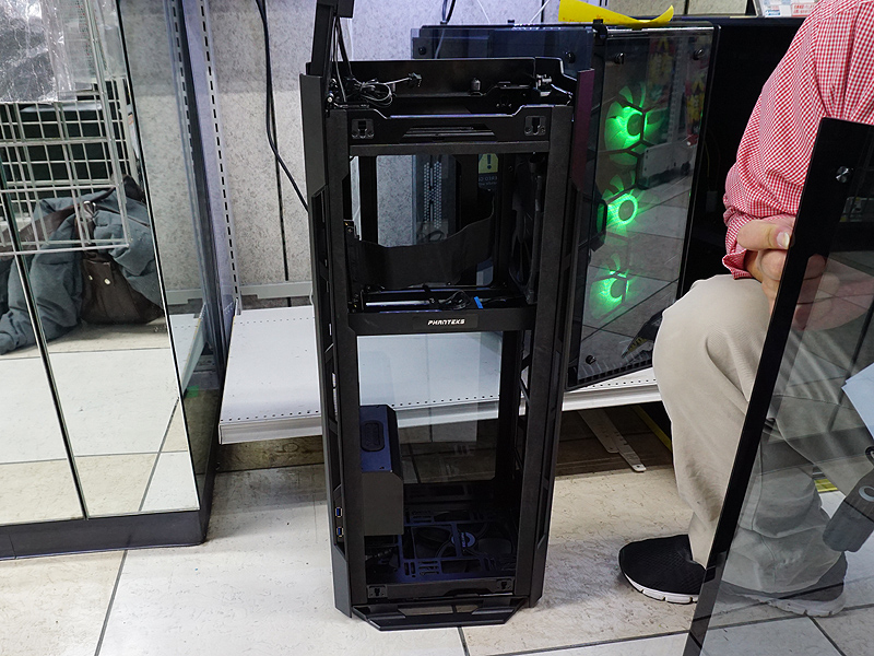 ケース内の様子