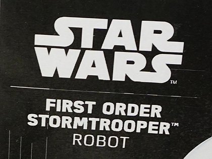 音声や顔を認識するストームトルーパー型ロボットが近日発売、サンプル