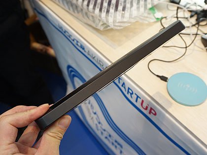 完全防水”をうたう振動スピーカー「TOUGH BEAT」が展示中、ワイヤレス