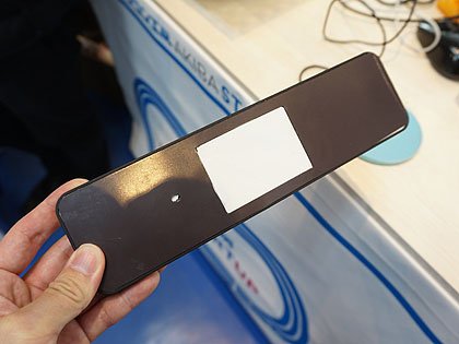完全防水”をうたう振動スピーカー「TOUGH BEAT」が展示中、ワイヤレス