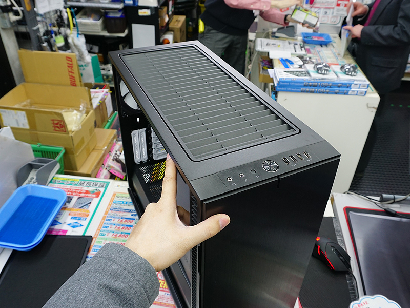 スチールカバーを外した状態