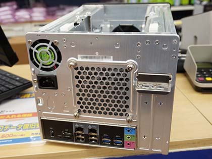 【希少・未使用】キューブベアボーンキットShuttle XPC SN68SG2 intel Z170チップセット搭載キューブベアボーンキット「Shuttle