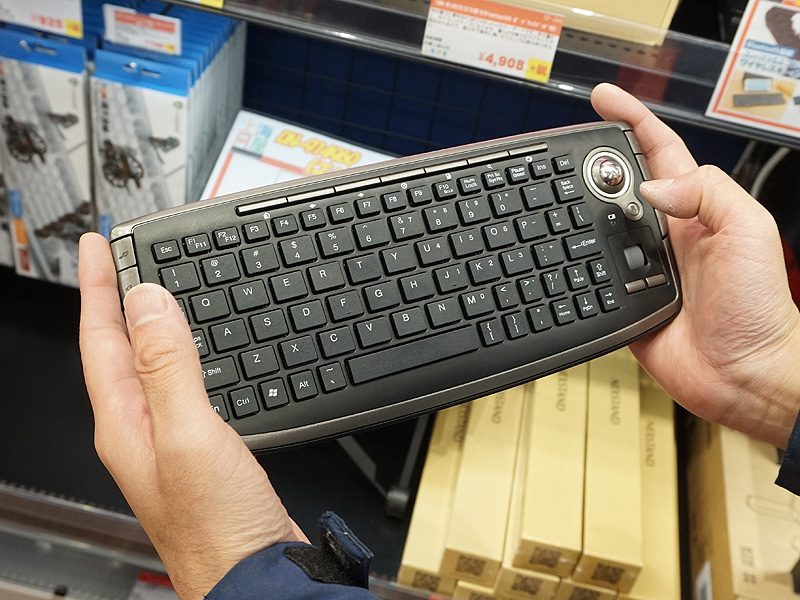 78キー＋16ホットキーの小型キーボード