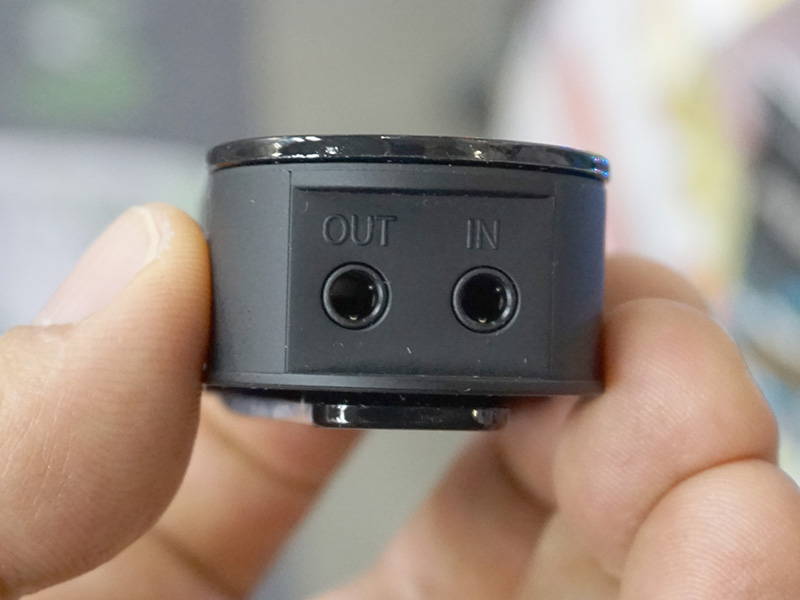 オーディオのIN/OUT端子