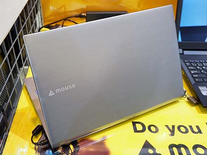 第8世代Core i7とGeForce MX150搭載の15.6型ノートがマウス