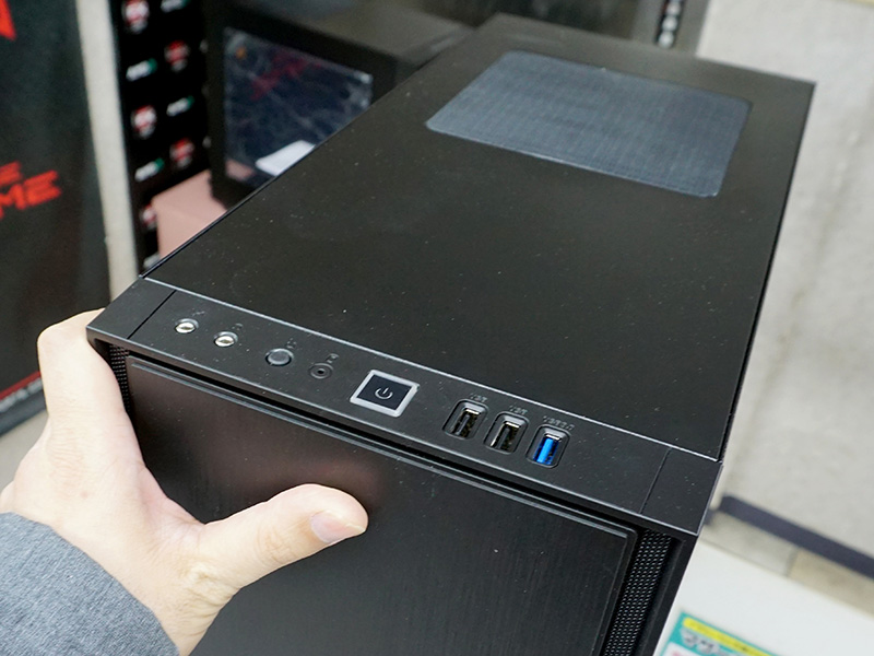 各種I/Oは上部にある