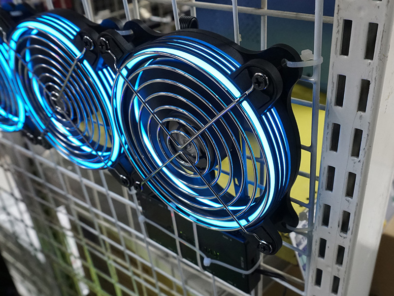 4つのリングLEDを搭載