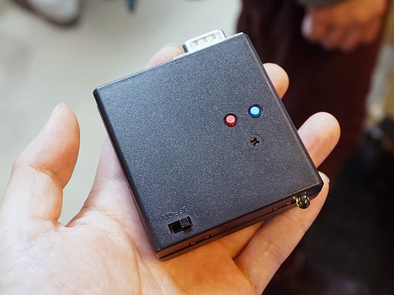 レトロPC向けジョイスティックに接続する送信機「猫の手2号」