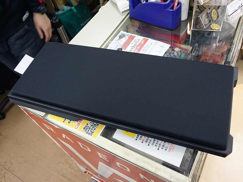 裏面には低反発フォームが装備