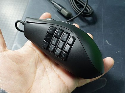 Razer Naga Trinity サイドボタンを2/7/12ボタンに付け替え可能 MMO/MOBAゲーミングマウス  RZ01-02410100-R3M1 7108BW0lKgL._UF350,350_QL80_.jpg