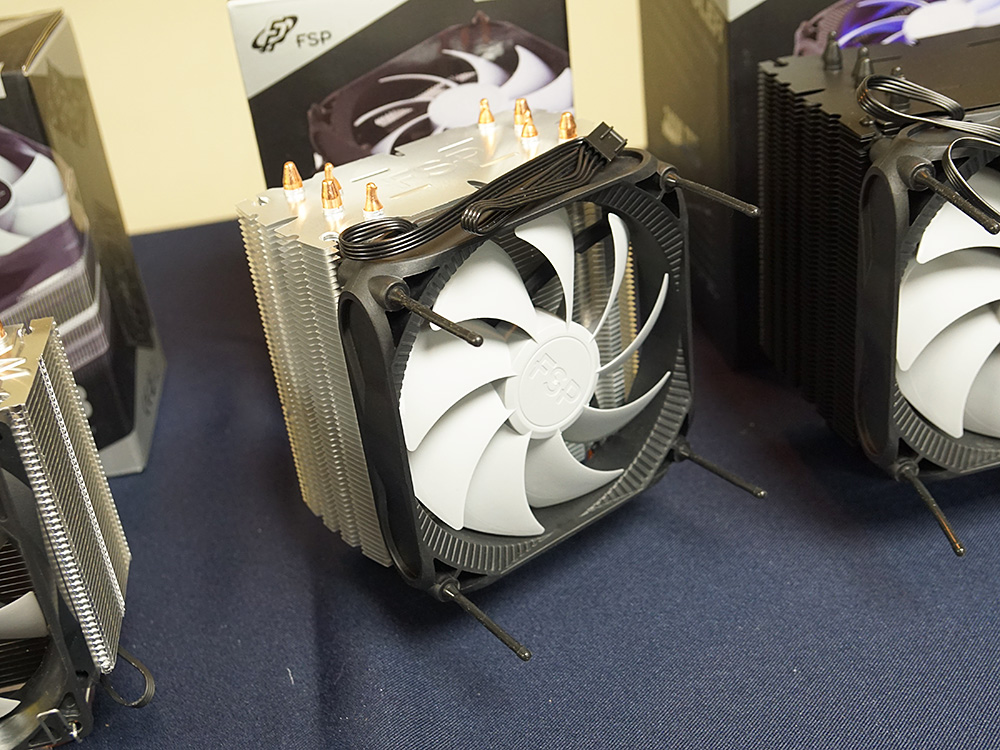 TDP 180W対応の「AC401」