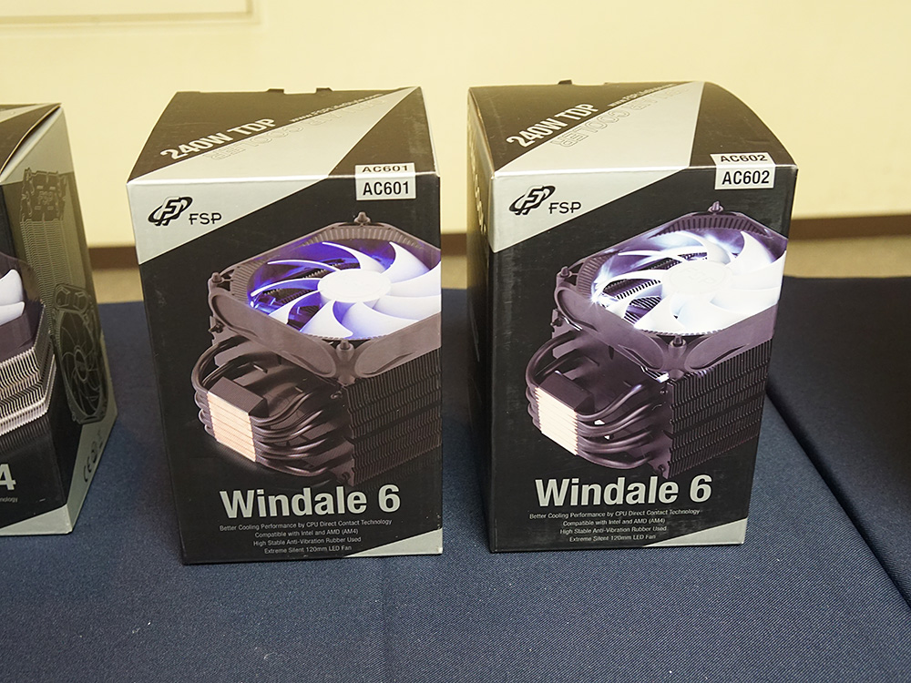 TDP 240W対応の「AC601」と「AC602」、違いは搭載ファンの発光色