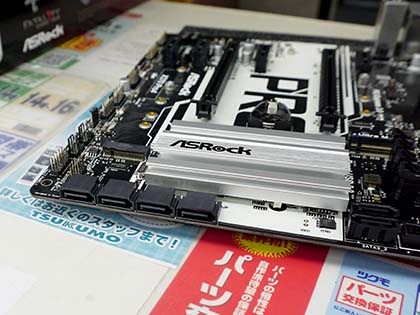 人気のRaven Ridgeに対応、ASRockのX370マザー「X370 Pro4」が発売