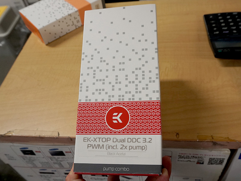 製品パッケージ