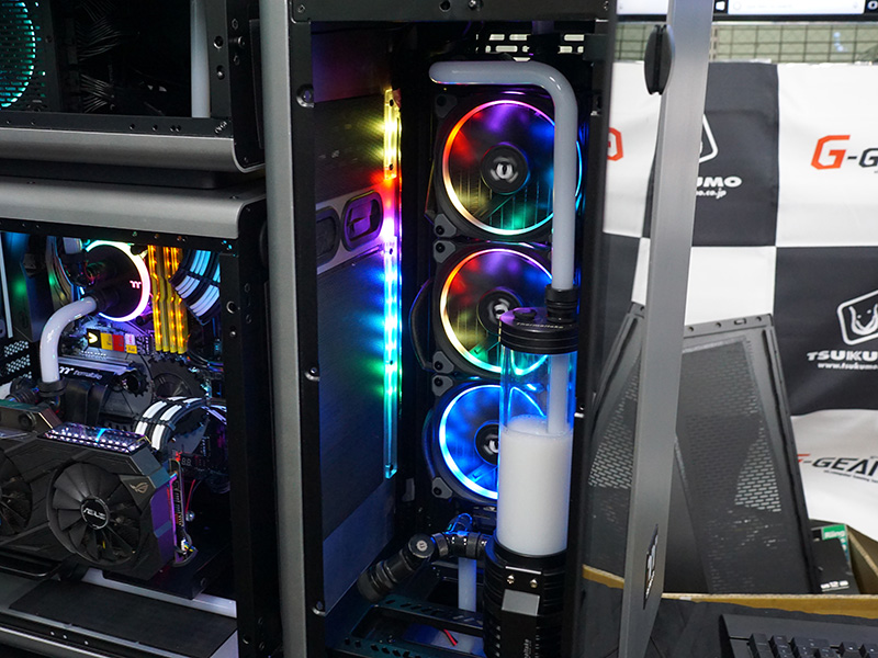 前側スペースには、クーラントタンクやラジエータを設置可能