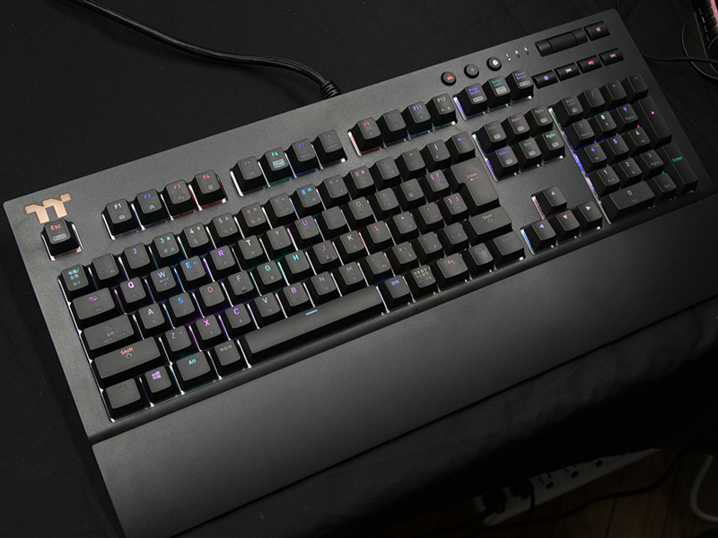 メカニカルスイッチを採用したミドルレンジのゲーミングキーボード「Neptune Elite RGB」