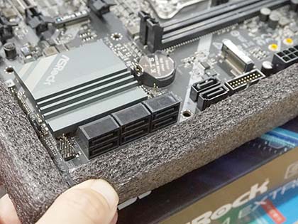 Core X対応のmicroATXマザー「X299M Extreme4」が発売、ASRock製