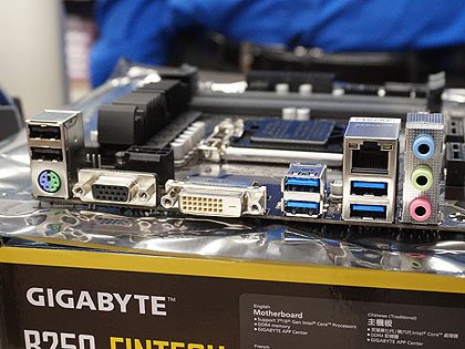 12基もPCIeスロットを備えたマザー「GA-B250-FinTech」が発売